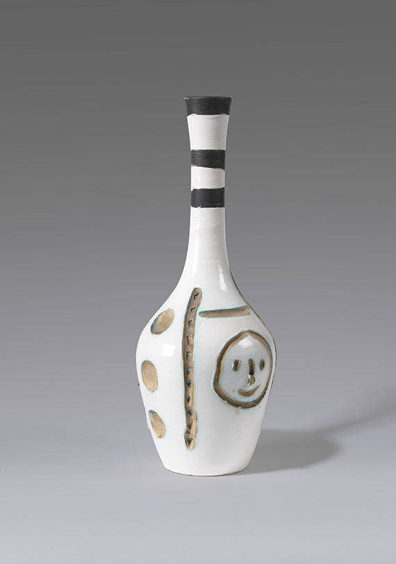Pablo Picasso - Engraved bottle - 