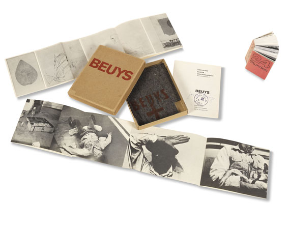 Joseph Beuys - Mönchengladbach-Katalog 1967. Dabei: 24 Stunden (mit Mehlsäckchen). - 