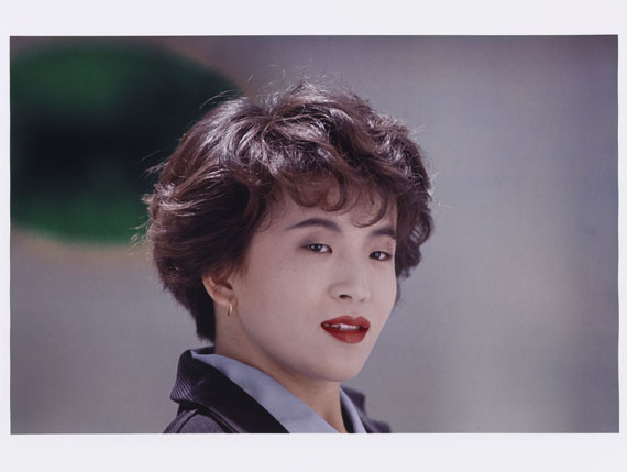 Christopher Williams - Tokuyo Yamada, Hair Designer, Shinbiyo Shuppan Co., Ltd., Minami-Aoyama, Tokyo, April 14, 1993 (A) und (R) - 