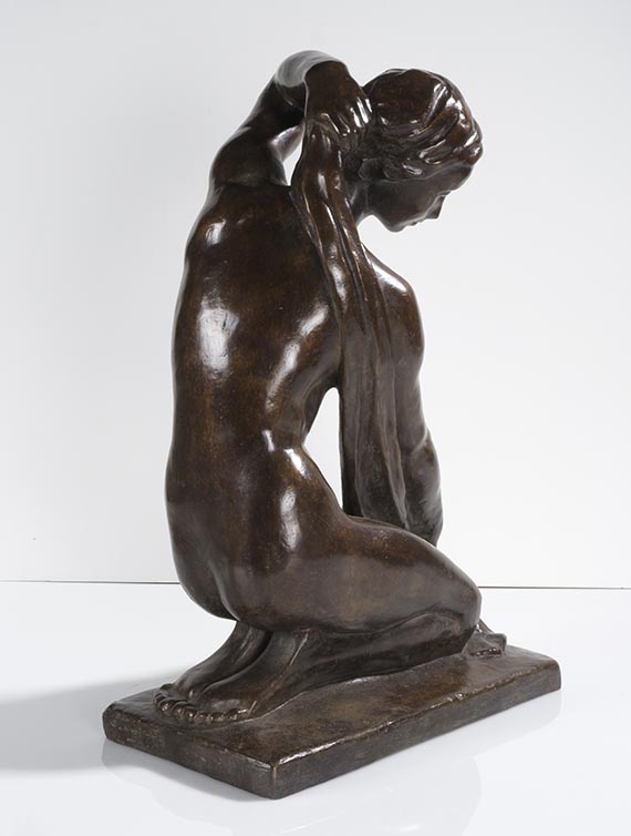 Fritz Klimsch - Knieende im Badetuch - Back side