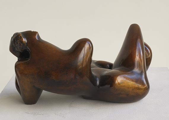 Karl Hartung - Kleine Liegende mit aufgestütztem Kopf - Back side