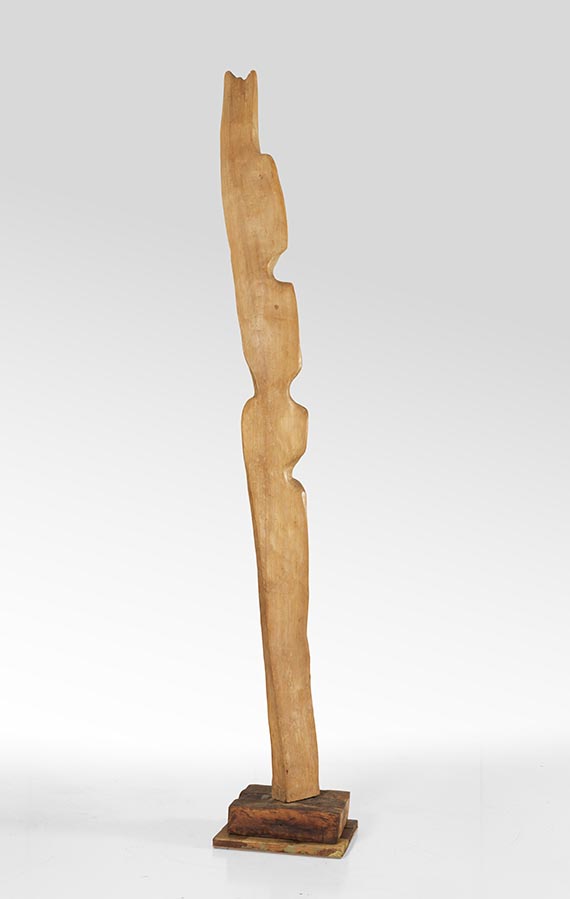 Louise Stomps - Stele - 