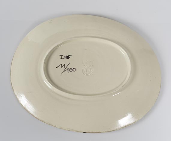 Pablo Picasso - Face in an oval - Back side